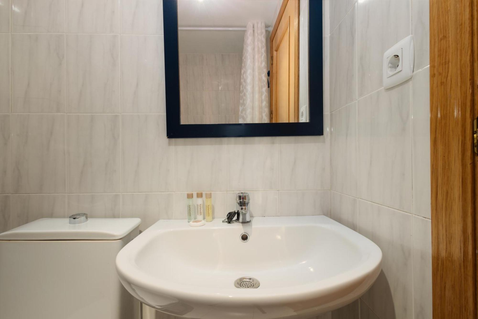 Beautiful Townhouse Walking Distance To The In Costabella, Hébergement de vacances *